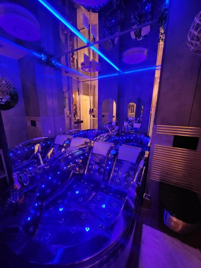 Warszawa Wola Wyjatkowe Studio Z Jacuzzi, Sauna I Fotelem Do Masazu - Exceptional Studio In Warsaw With Jacuzzi, Sauna And Massage Chair Екстериор снимка