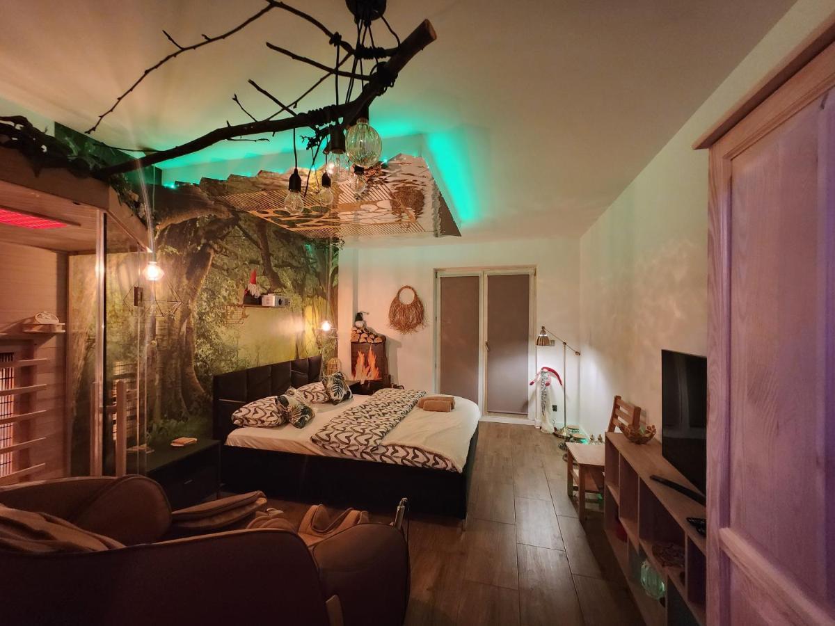 Warszawa Wola Wyjatkowe Studio Z Jacuzzi, Sauna I Fotelem Do Masazu - Exceptional Studio In Warsaw With Jacuzzi, Sauna And Massage Chair Екстериор снимка