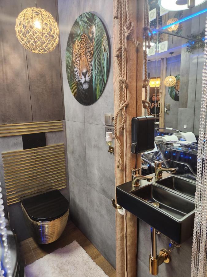 Warszawa Wola Wyjatkowe Studio Z Jacuzzi, Sauna I Fotelem Do Masazu - Exceptional Studio In Warsaw With Jacuzzi, Sauna And Massage Chair Екстериор снимка