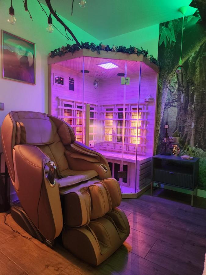 Warszawa Wola Wyjatkowe Studio Z Jacuzzi, Sauna I Fotelem Do Masazu - Exceptional Studio In Warsaw With Jacuzzi, Sauna And Massage Chair Екстериор снимка